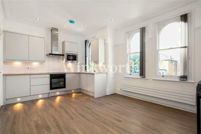 2 Bedroom Apartment To Rent In Lansdowne Road, Tottenham, N17