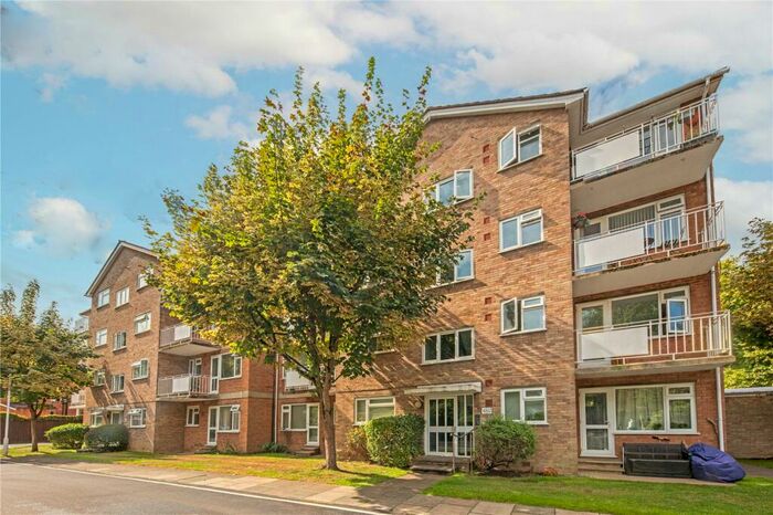 1 Bedroom Flat To Rent In Elton Close, Kingston Upon Thames, KT1