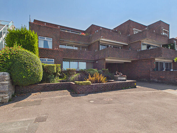 2 Bedroom Flat For Sale In Quay House, Shore Road, Warsash, SO31