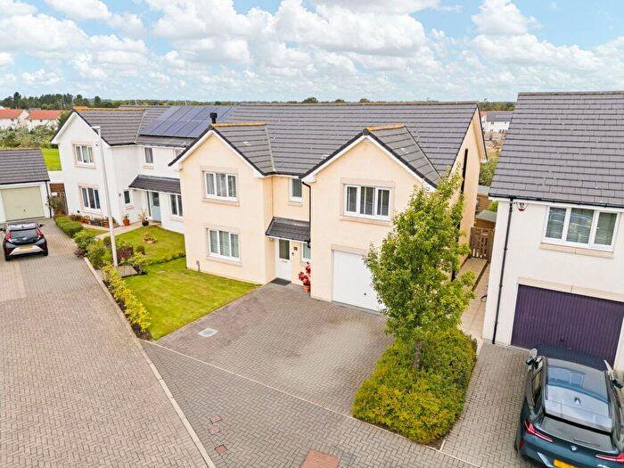 5 Bedroom Detached House For Sale In Rowan Place, East Calder, EH53