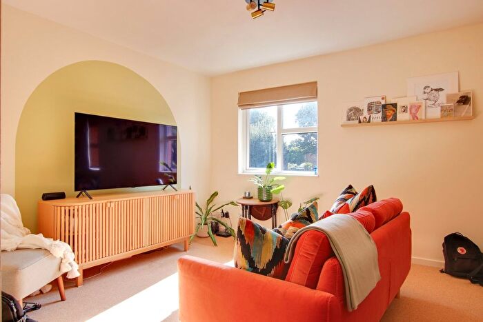1 Bedroom Flat For Sale In Spartina Drive, Lymington, SO41