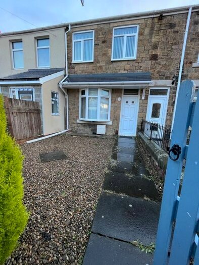 3 Bedroom Terraced House To Rent In Spout Lane, Washington, NE37