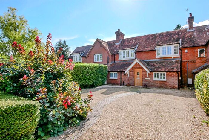 4 Bedroom Terraced House For Sale In Rosemary Cottages, Burcot, OX14