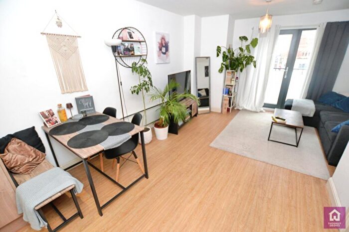 2 Bedroom Flat For Sale In Southern Street, Manchester City Centre, Greater Manchester, M3