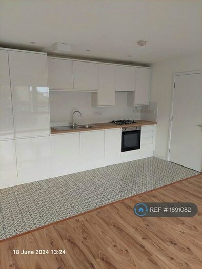 1 Bedroom Flat To Rent In Maple Court, London, E8