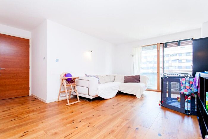 2 Bedroom Apartment To Rent In Poole Street, London, N1