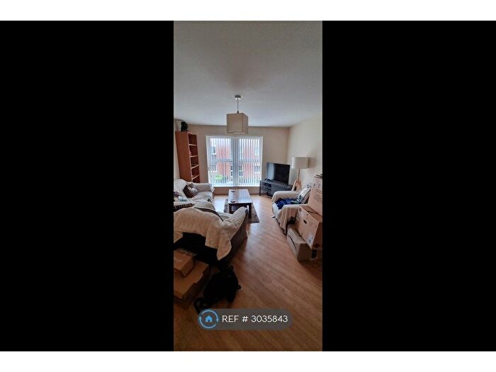 2 Bedroom Flat To Rent In Old Town, Swindon, SN1