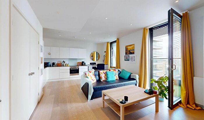 1 Bedroom Apartment For Sale In Ward Place, Marsh Wall, Canary Wharf, E14