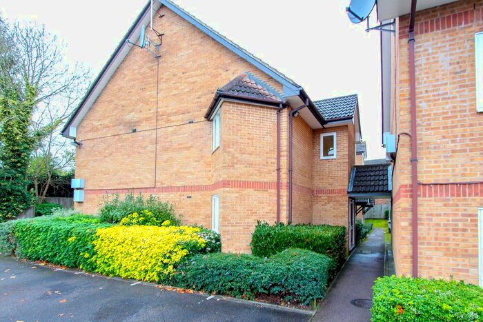 1 Bedroom Flat To Rent In Rochester Drive, Garston, Watford, WD25