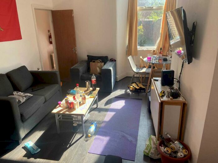 3 Bedroom Terraced House To Rent In Whitby Road, Fallowfield, M14