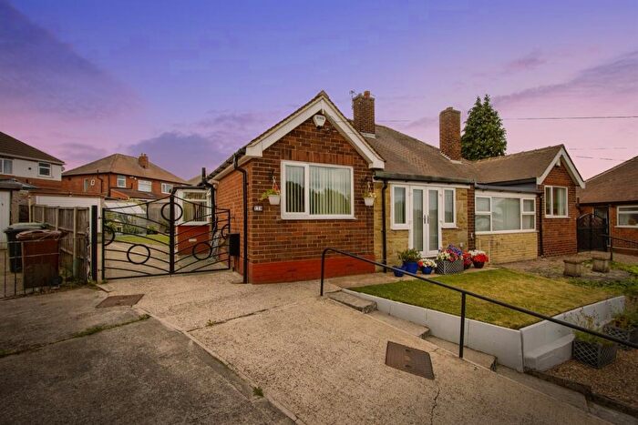 2 Bedroom Semi-Detached Bungalow For Sale In York Road, Leeds, LS14