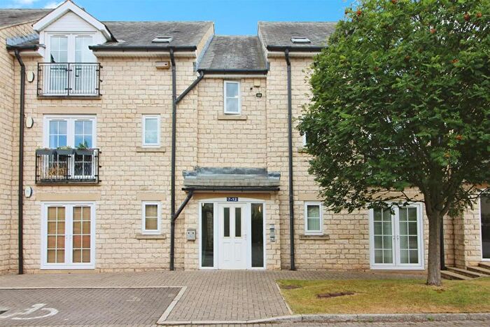 2 Bedroom Flat To Rent In Pit Lane, Leeds, LS25