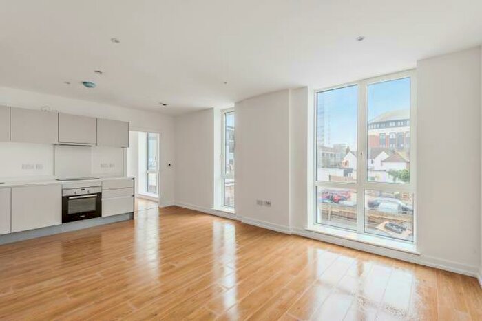 1 Bedroom Apartment To Rent In Royal Winchester House, Bracknell, RG12