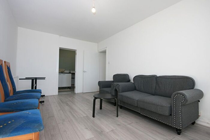 2 Bedroom Flat To Rent In Bonner Road, London, E2