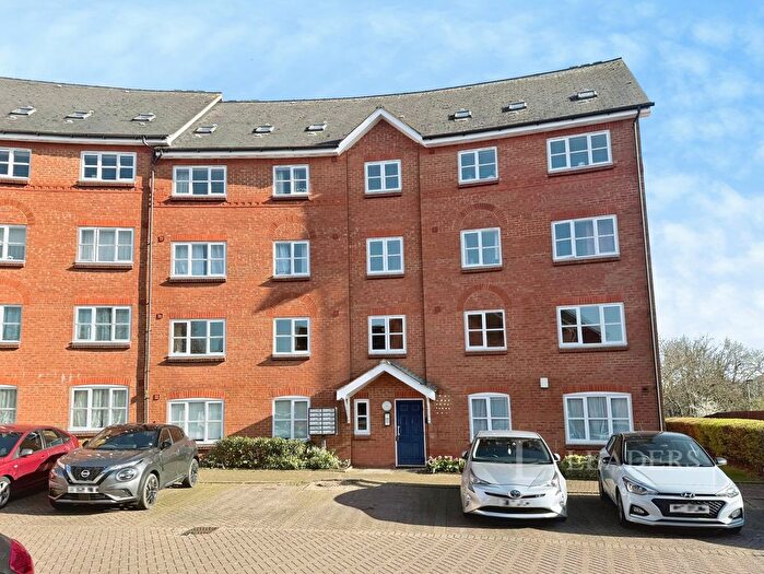 2 Bedroom Flat For Sale In Prebend Street, Bedford, Bedfordshire, MK40