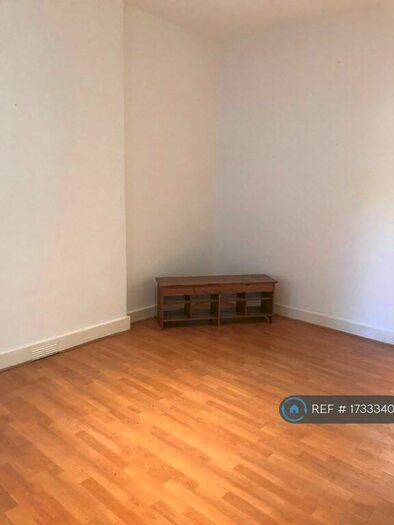 2 Bedroom Flat To Rent In Main Street, Townhill, Dunfermline, KY12