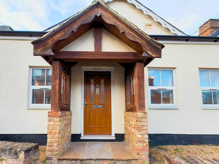 2 Bedroom Flat To Rent In Upper Village Road, Ascot, SL5