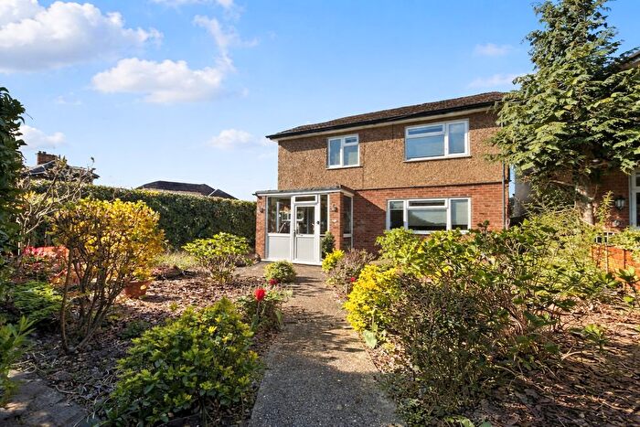 3 Bedroom Detached House For Sale In Goodwood Avenue, Watford, WD24