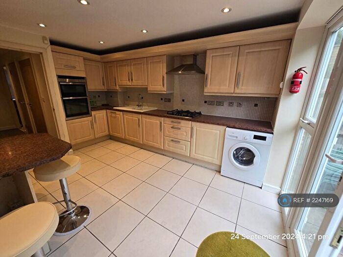 4 Bedroom Terraced House To Rent In Balmoral Court, London, SE17