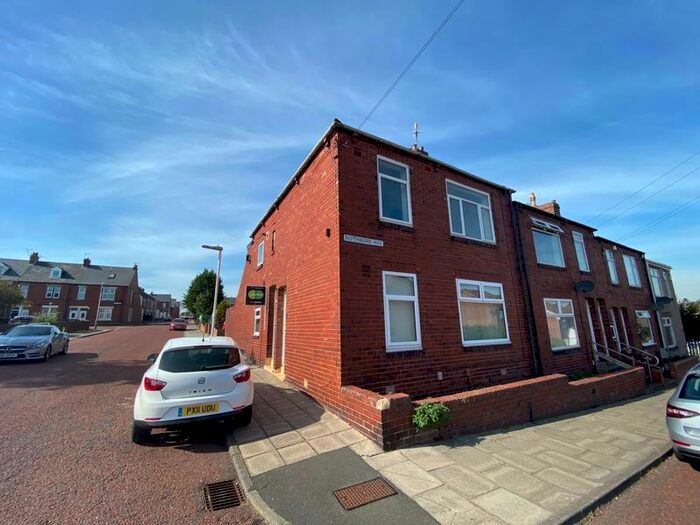 1 Bedroom Flat To Rent In Queen Victoria Street, Gateshead, NE10