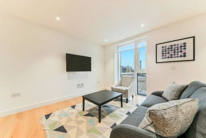 1 Bedroom Flat For Sale In Ariel House, 144 Vaughan Way, London E1W