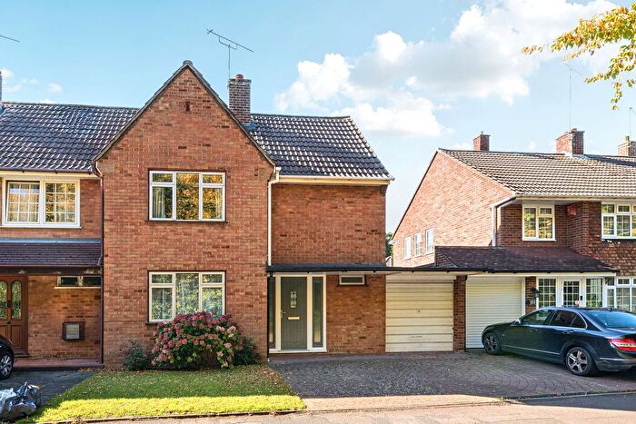 3 Bedroom Semi-Detached House For Sale In St. Georges Road, Swanley, Kent, BR8