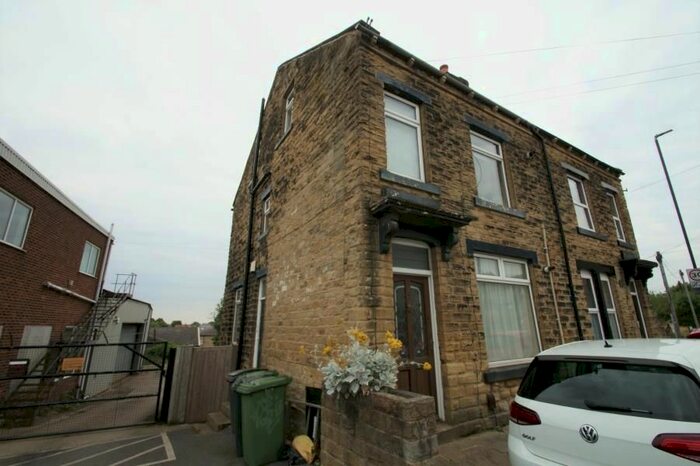 2 Bedroom Flat To Rent In Lane End, Pudsey, LS28