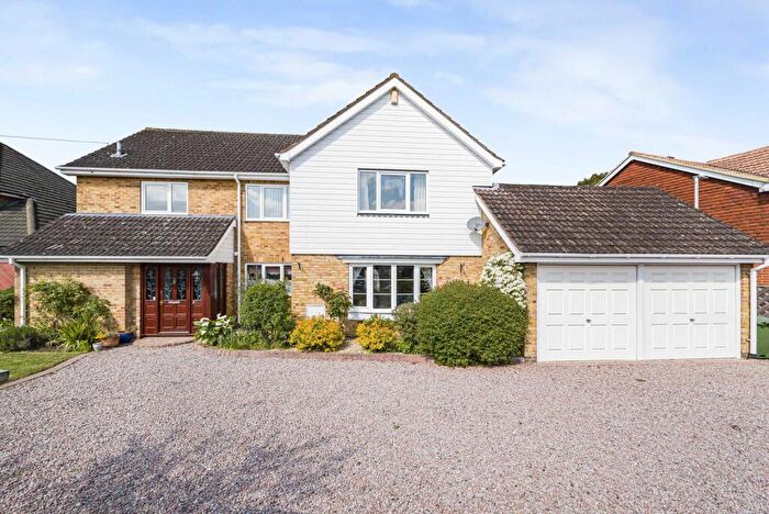 4 Bedroom Detached House For Sale In Wansunt Road, Bexley, DA5