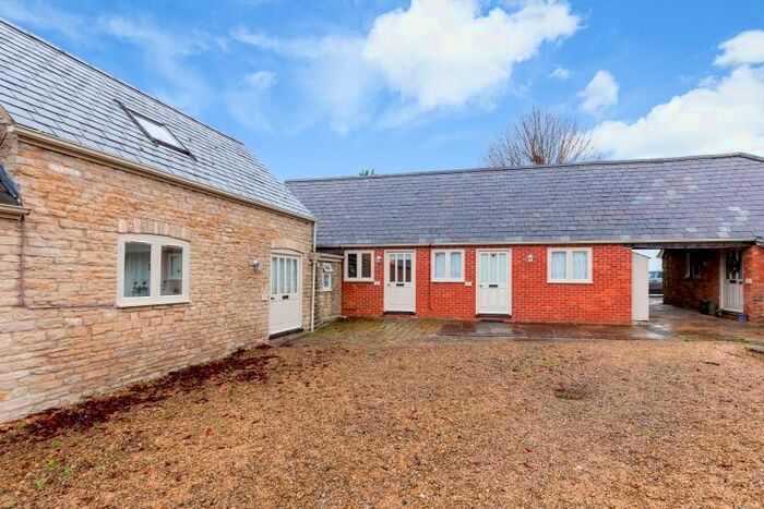 1 Bedroom Flat To Rent In Halse, Brackley NN13