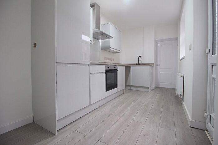 3 Bedroom Terraced House To Rent In Spring Road, Shelfield, Walsall, WS4