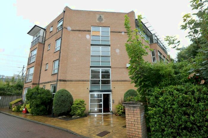 2 Bedroom Flat To Rent In Dyce Lane, Glasgow, G11