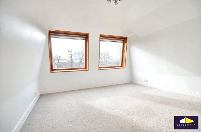 2 Bedroom Flat To Rent In Rosendale Road, London, SE21