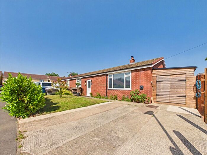 3 Bedroom Bungalow For Sale In Finch Road, Innsworth, Gloucester, Gloucestershire, GL3