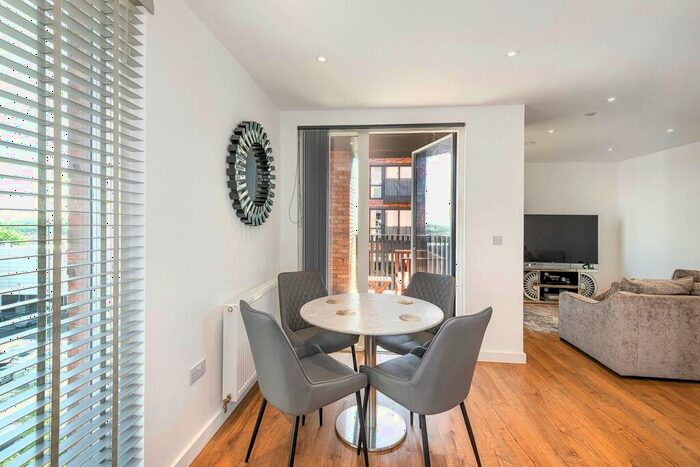 1 Bedroom Apartment For Sale In Regal Walk, South Bexleyheath, DA6