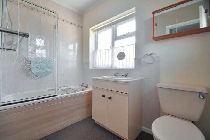 2 Bedroom Semi-Detached House For Sale In Oak Lane, Upchurch, Sittingbourne, ME9