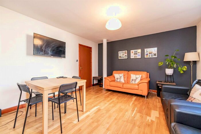 3 Bedroom Flat To Rent In Carmelite Lane, Aberdeen, AB11