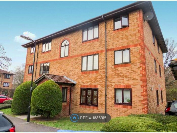 1 Bedroom Flat To Rent In Kern Close, Southampton, SO16