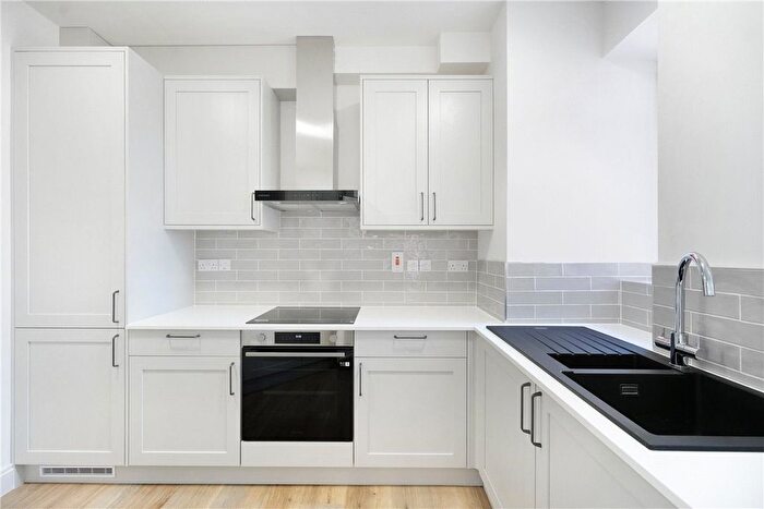 5 Bedroom Flat To Rent In Stourcliffe Street, London, W1H