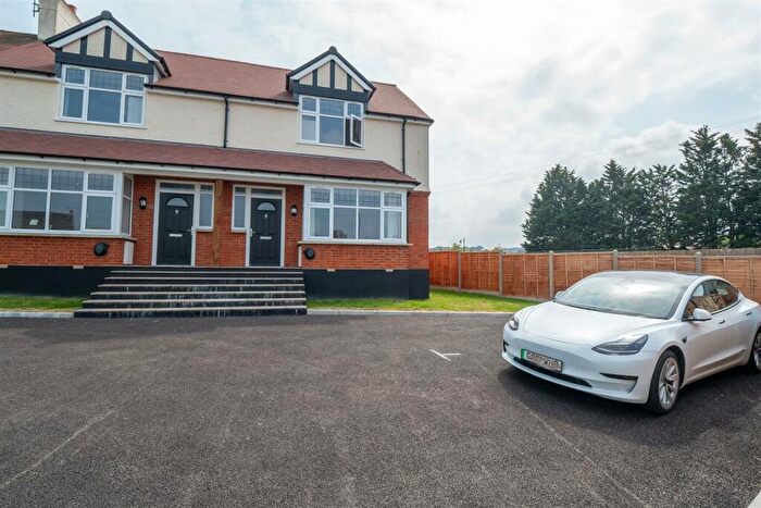 3 Bedroom End Of Terrace House For Sale In Bow Road, Wateringbury, Maidstone, ME18
