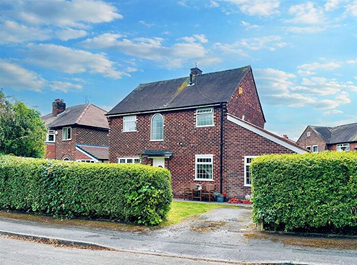 3 Bedroom Detached House For Sale In De Quincey Road, West Timperley, Altrincham, WA14