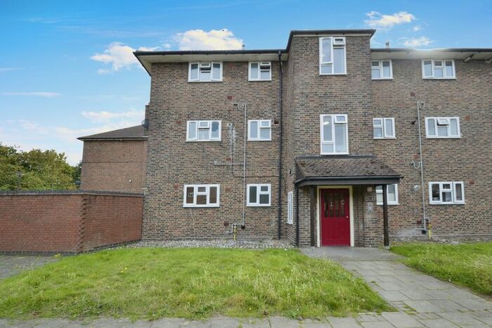 1 Bedroom Flat To Rent In Broxburn Drive, South Ockendon, Essex, RM15