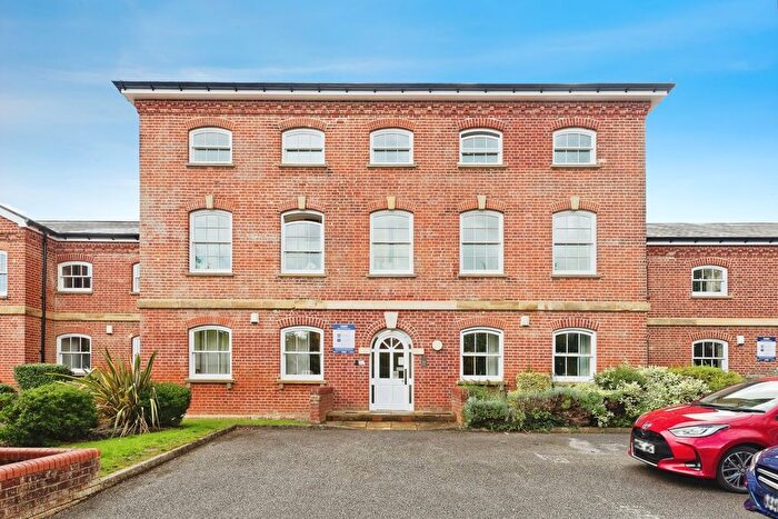 3 Bedroom Flat For Sale In George Roche Road, Canterbury, Kent, CT1