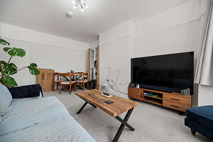 2 Bedroom Flat To Rent In Forest Rise, London, E17