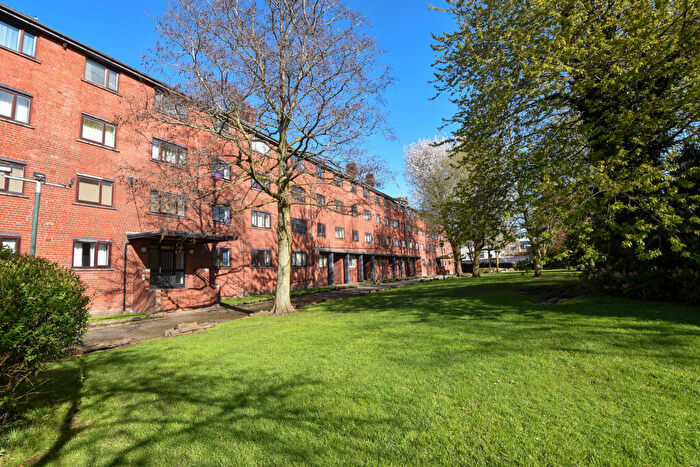 3 Bedroom Apartment For Sale In Rosalind Court, Asgard Drive, Salford, M5