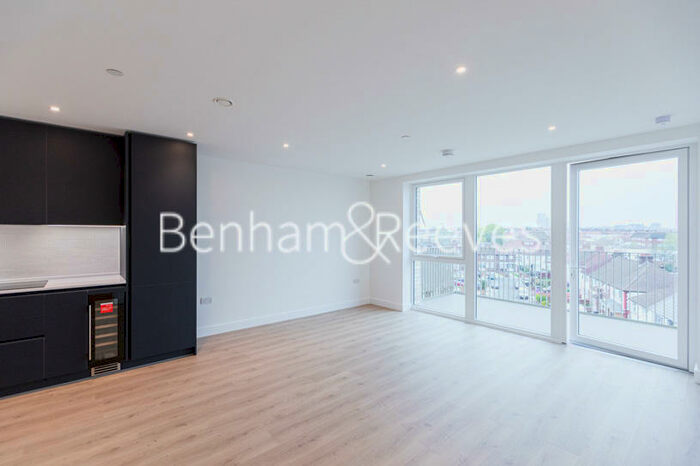 2 Bedroom Apartment To Rent In Beresford Avenue, Wembley, HA0