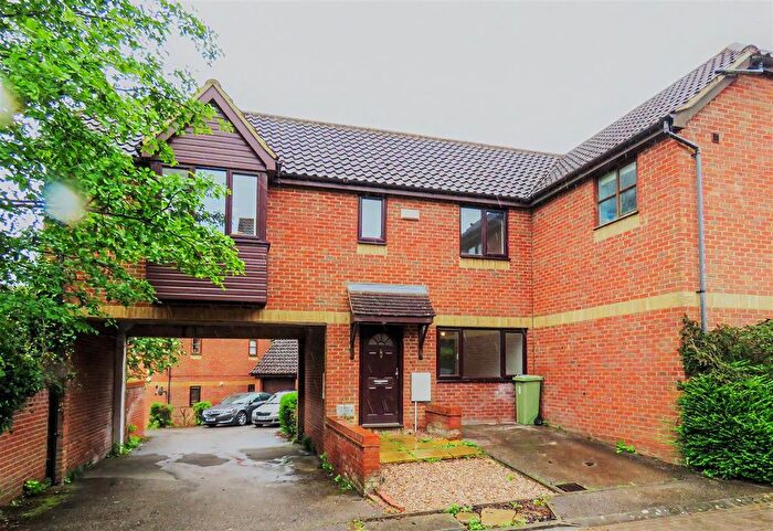 2 Bedroom Detached House To Rent In Ancona Gardens, Shenley Brook End, Milton Keynes, MK5
