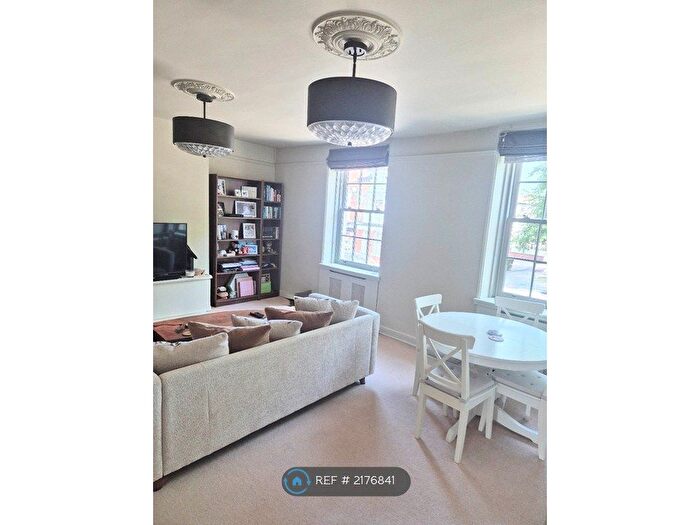 2 Bedroom Maisonette To Rent In High St, Wetherby, LS23