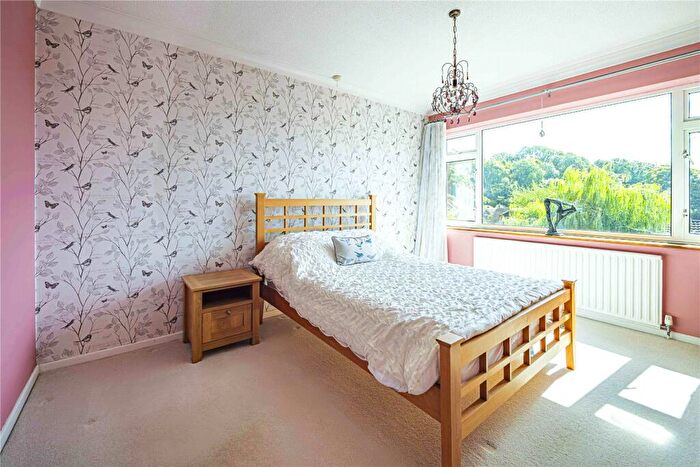 2 Bedroom Bungalow For Sale In Brownlow Rise, Totternhoe, Central Bedfordshire, LU6