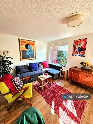 3 Bedroom Maisonette To Rent In Culvert Road, London, N15