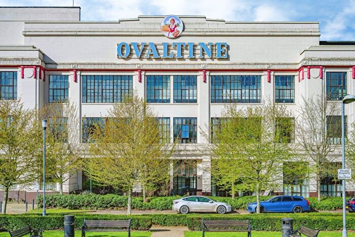 1 Bedroom Flat For Sale In Ovaltine Drive, Kings Langley, WD4